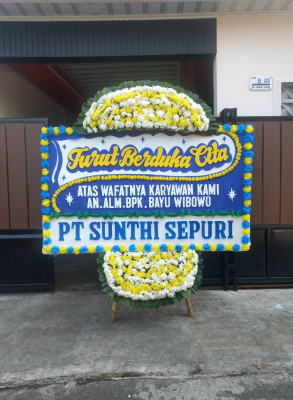 Papan Bunga Duka di Bolo