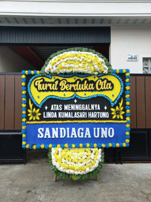 Papan Bunga Duka di Bolo